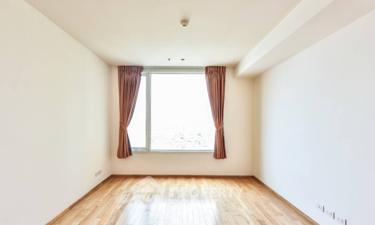 picture 2-BR Condo at The Empire Place near BTS Saint Louis (ID 1940765) - 10/14