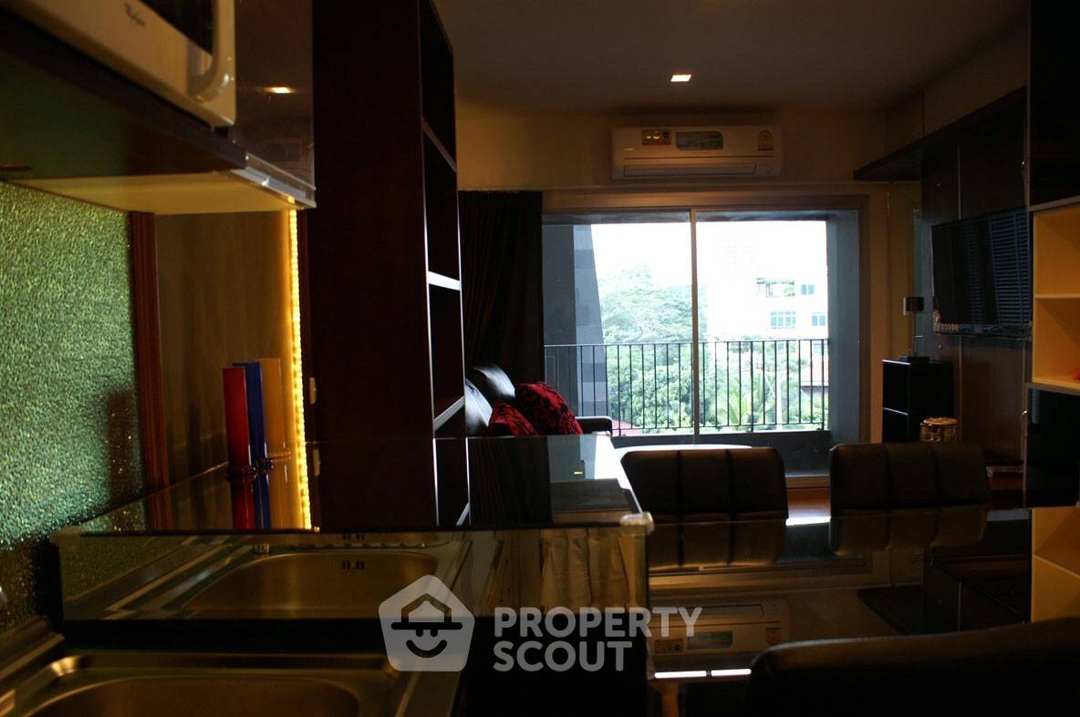 picture 2-BR Condo at The Seed Musee Sukhumvit 26 near BTS Phrom Phong (ID 449964) - 3/14