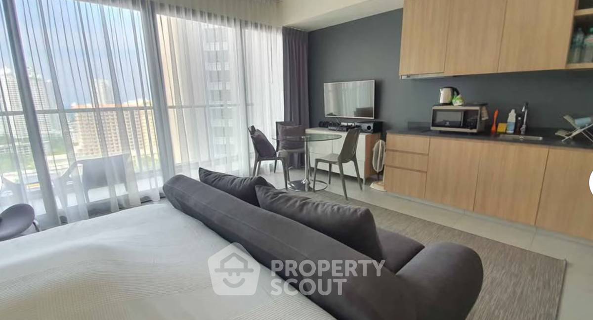 picture 1-BR Condo at Zire Wongamat close to Wong Amat (ID 2103053) - 2/5
