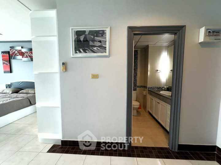 picture Studio Condo at View Talay 8 Condominium Jomtien close to Jomtien Beach (ID 2123961) - 7/13