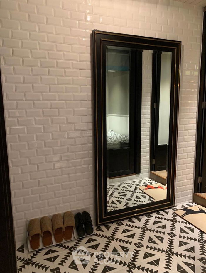 picture 2-BR Condo at Nusa State Tower Condominium near BTS Saphan Taksin (ID 2079191) - 8/18