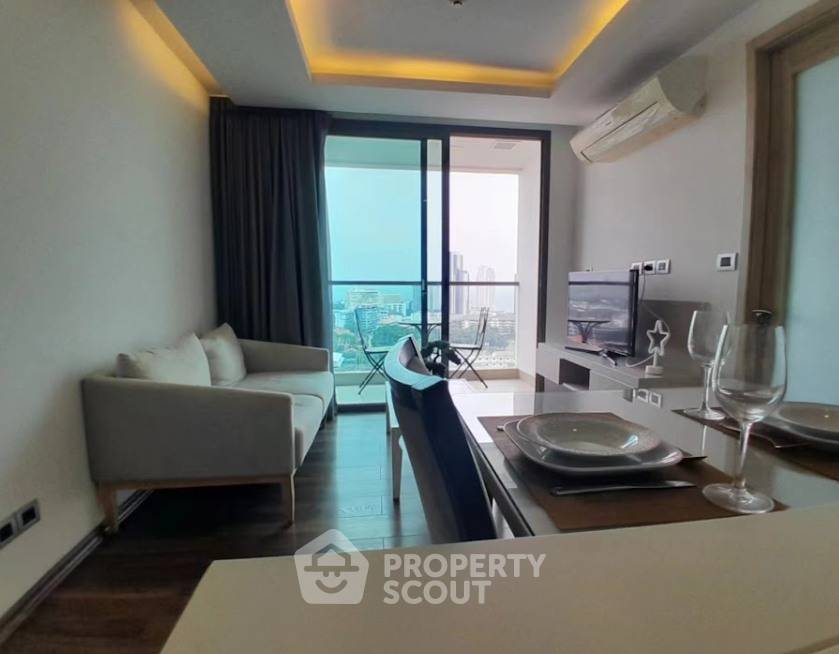 picture 1-BR Condo at The Peak Towers close to Phratamnak (ID 2136877) - 9/14