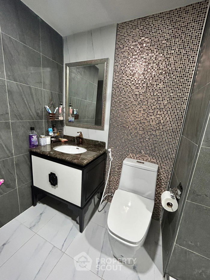 picture 2-BR Condo at Wittayu Complex near BTS Phloen Chit (ID 997267) - 7/15