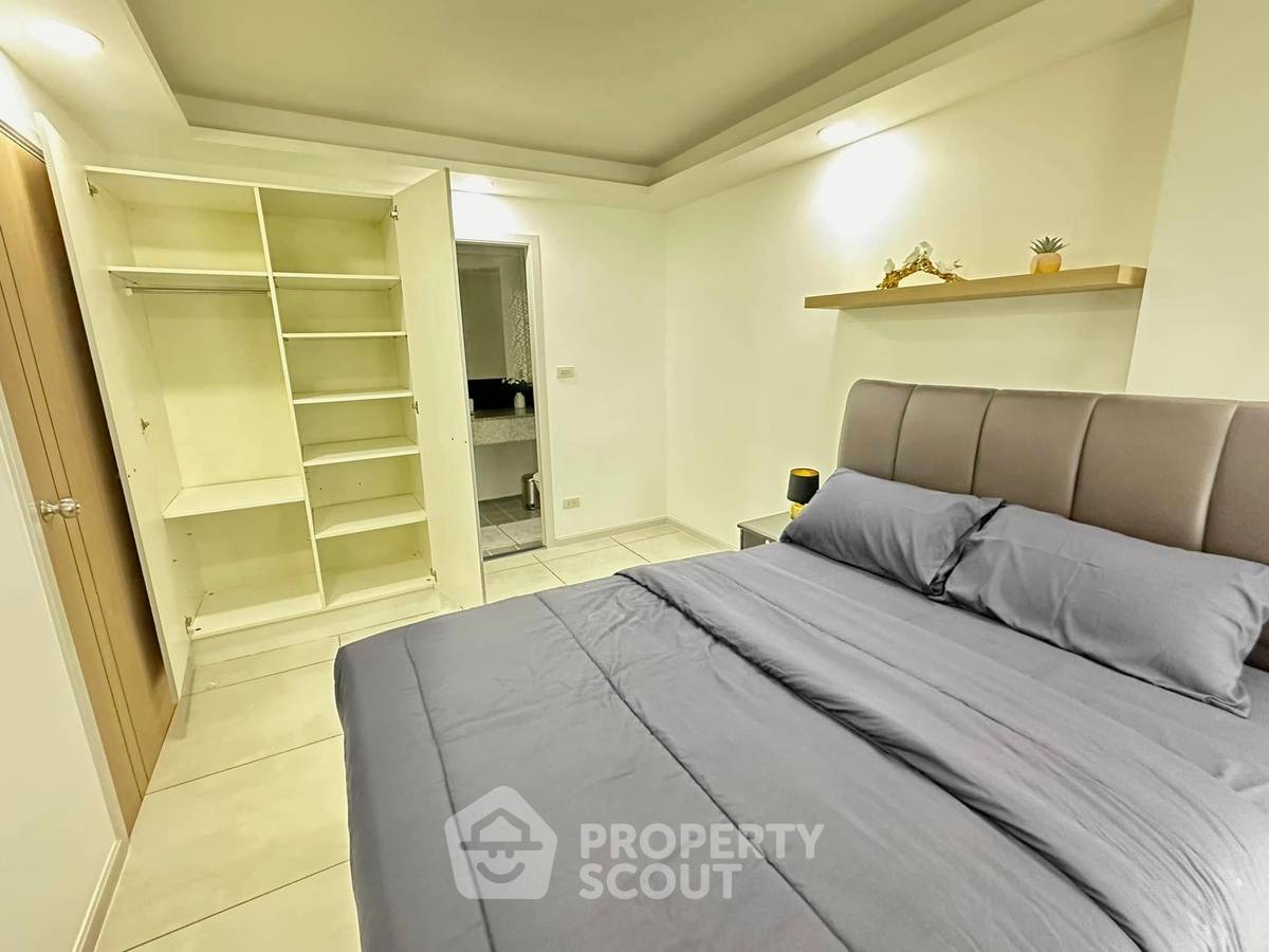 picture 1-BR Condo at Siam Oriental Tropical Garden close to Phratamnak (ID 2165080) - 4/5