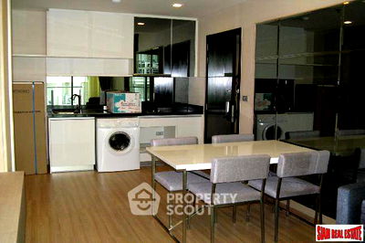 Condos for sale : 1-BR Condo at Sky Walk Residences near BTS Phra Khanong (ID 566013)