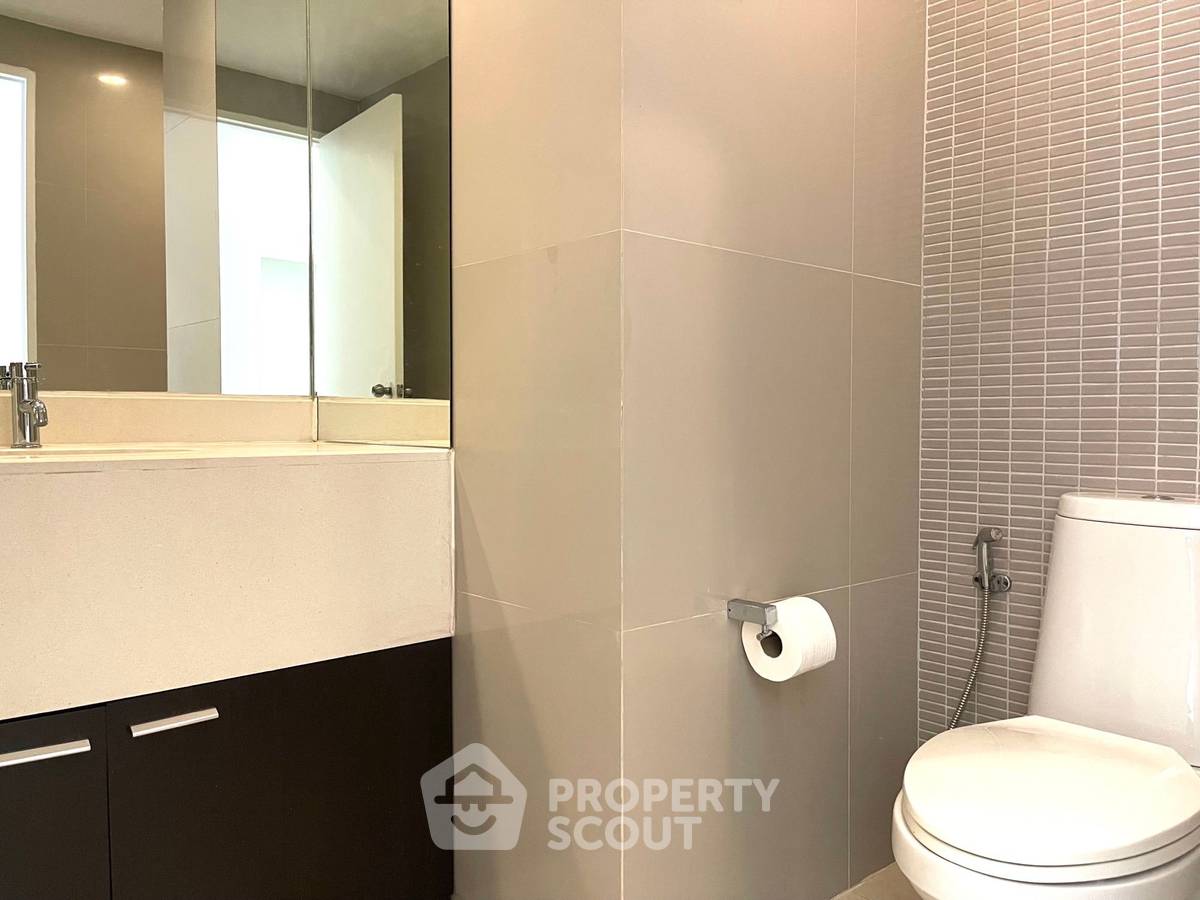 picture 1-BR Condo at The Trendy Condominium near BTS Nana (ID 977118) - 8/22
