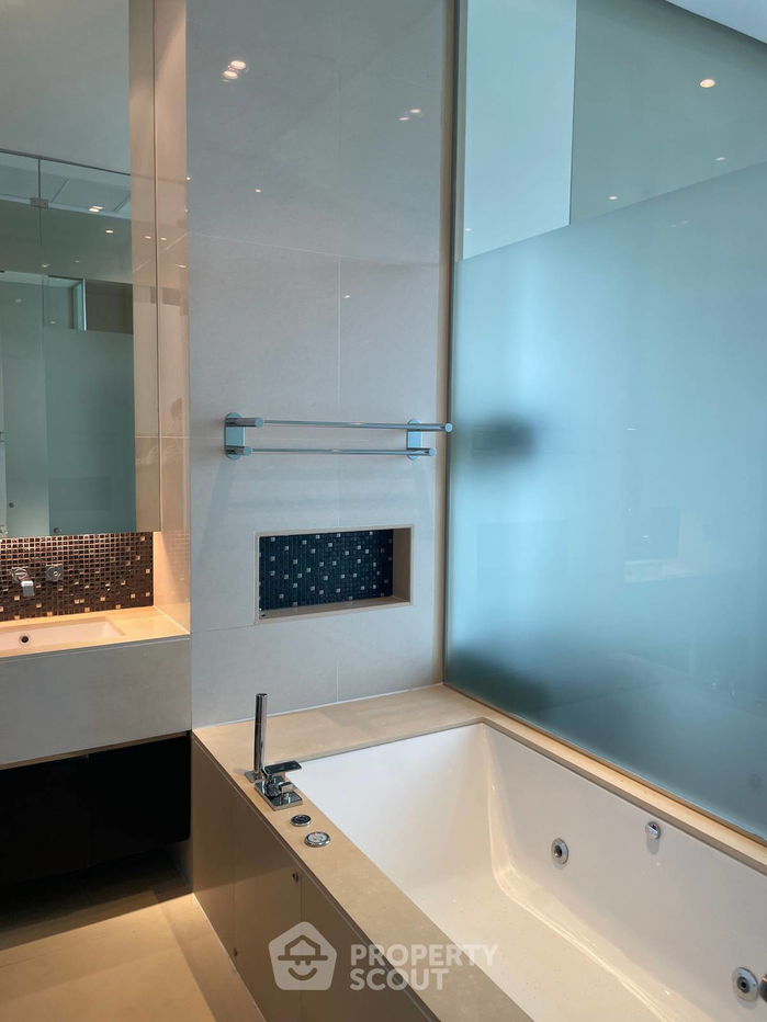 picture 3-BR Condo at The Address Sukhumvit 28 near BTS Phrom Phong (ID 2085252) - 16/17