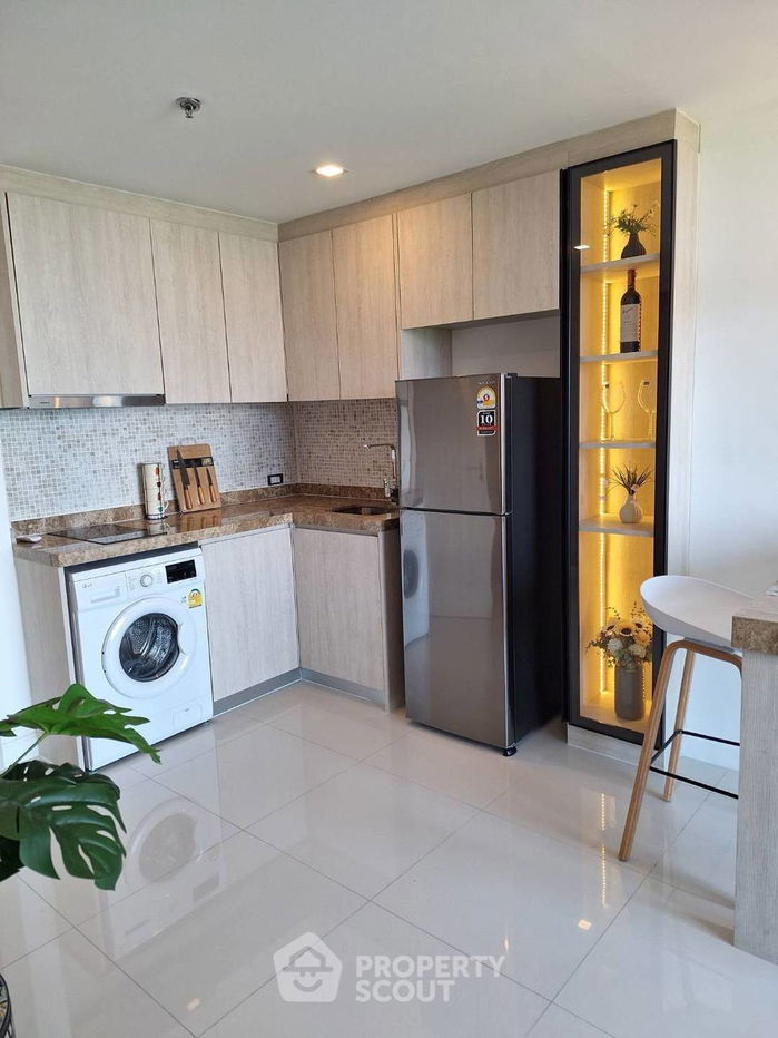 picture 1-BR Condo at The Jewel Condominium close to Phratamnak (ID 2176030) - 3/15