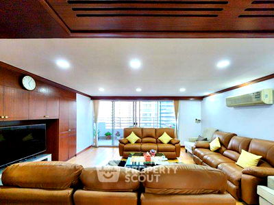 Condos for sale : 3-BR Condo at Wattana Heights near MRT Sukhumvit (ID 2005446)