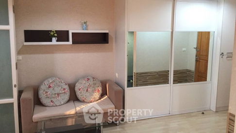 1-BR Condo at The Station Sathorn-Bangrak near BTS Saphan Taksin (ID 592615)