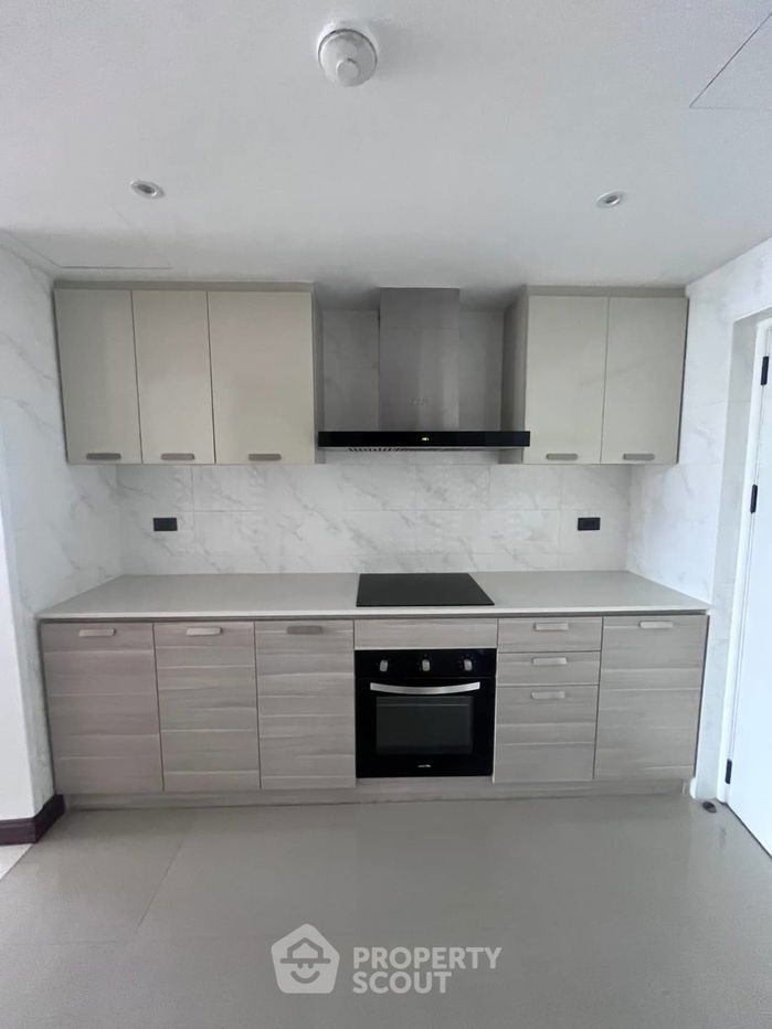 picture 3-BR Condo at All Seasons Mansion Condominium near BTS Phloen Chit (ID 1887608) - 1/16