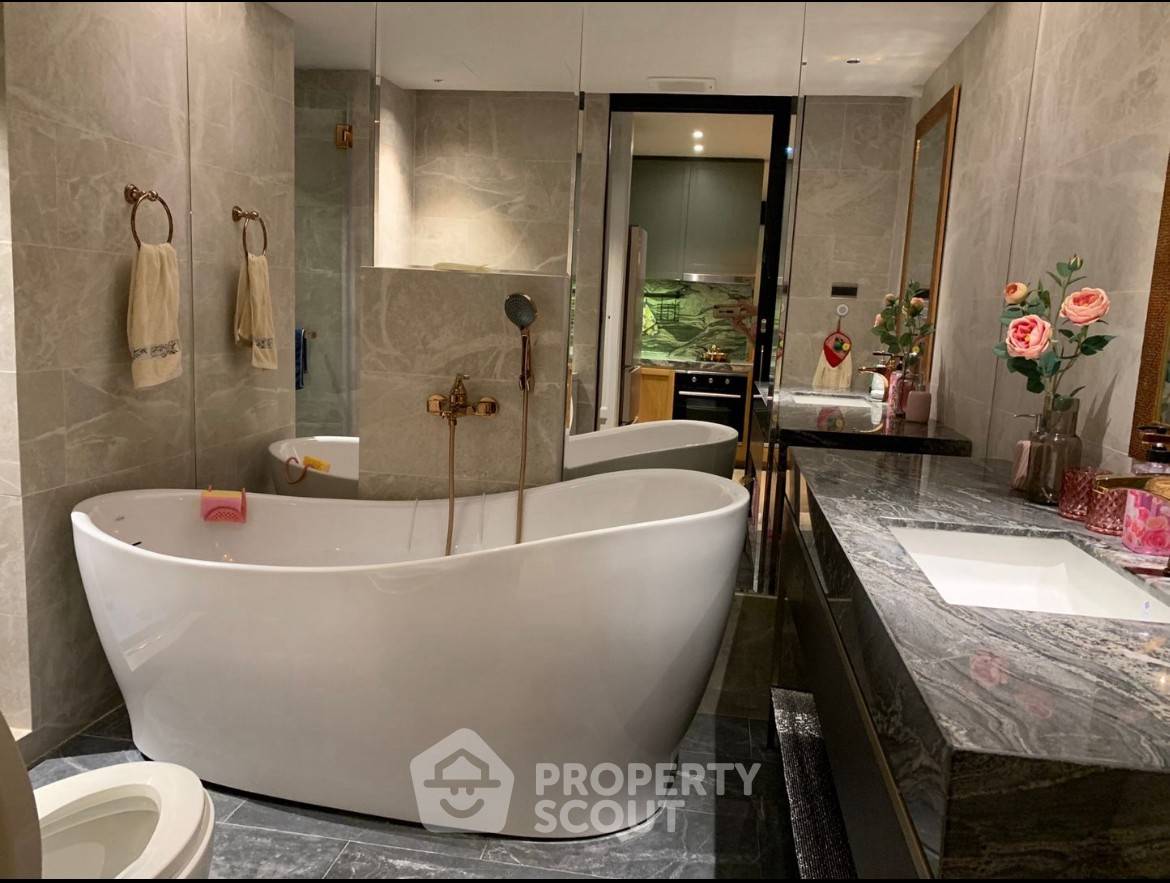 picture 2-BR Condo at Nusa State Tower Condominium near BTS Saphan Taksin (ID 2079191) - 9/18