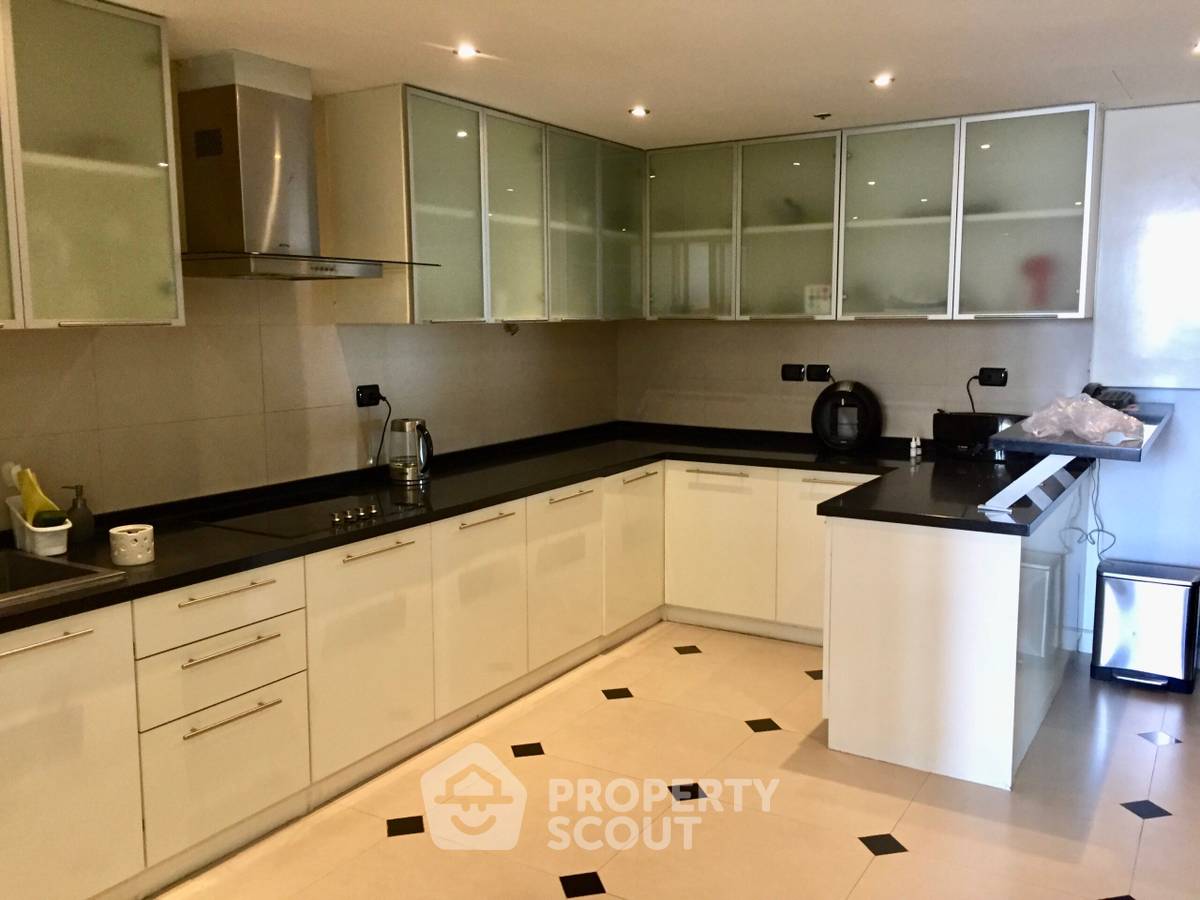 picture 4-BR Condo at Kallista Mansion near ARL Makkasan (ID 515567) - 8/33