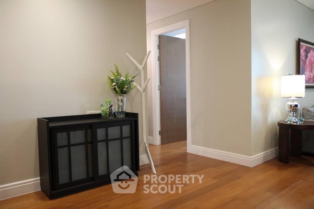 picture 15th-Floor 1-BR At Bright Sukhumvit 24 Condominium Near BTS Phrom Phong (ID 2111877) - 13/17