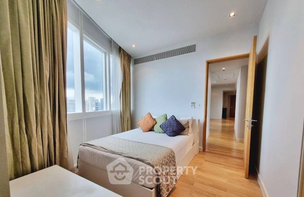 picture 2-BR Condo at Millennium Residence @ Sukhumvit Condominium near BTS Phrom Phong (ID 2030493) - 4/5