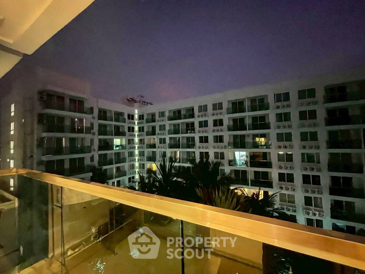 picture 1-BR Condo at Amazon Residence Pattaya Condominiums close to Pattaya (ID 2094354) - 15/16