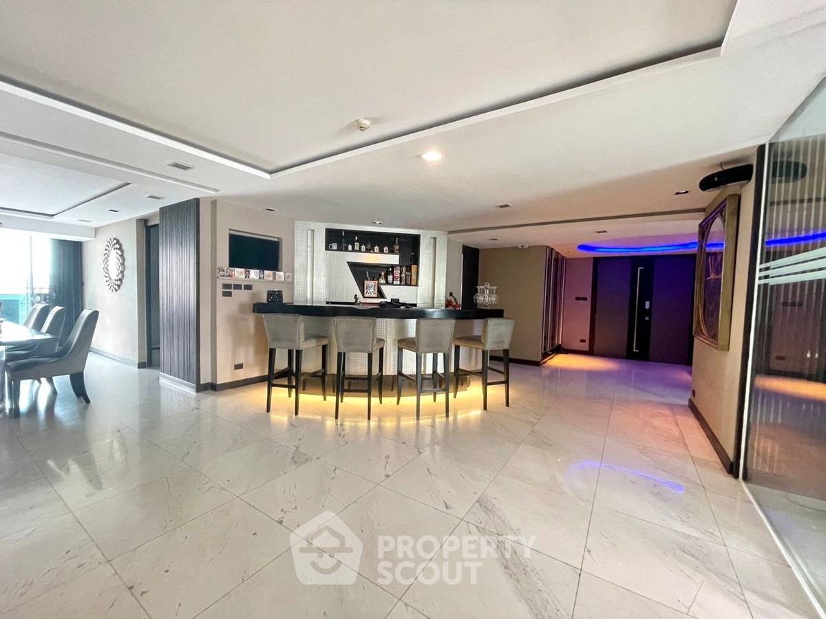picture 4-BR Condo at Wattana Heights near MRT Sukhumvit (ID 1545873) - 2/9