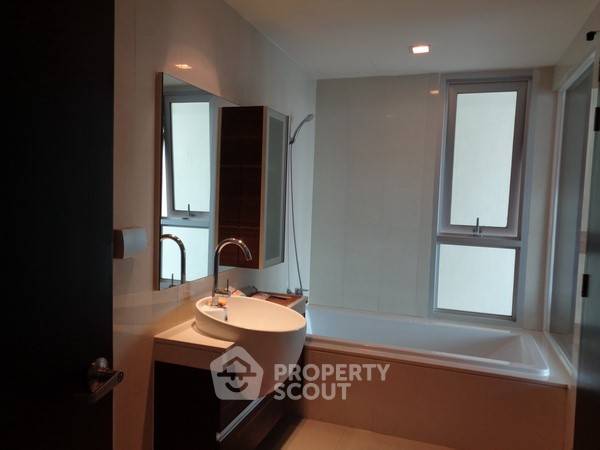 picture 2-BR Condo at Sky Walk Residences near BTS Phra Khanong (ID 513419) - 8/9