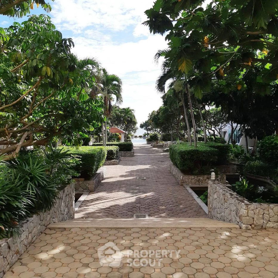 picture 4-BR Condo at Chom Talay Resort Condominium close to Pattaya (ID 1885768) - 4/30