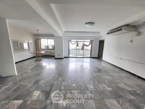 3-BR Condo at Royal Castle Sukhumvit near BTS Phrom Phong (ID 1920434)