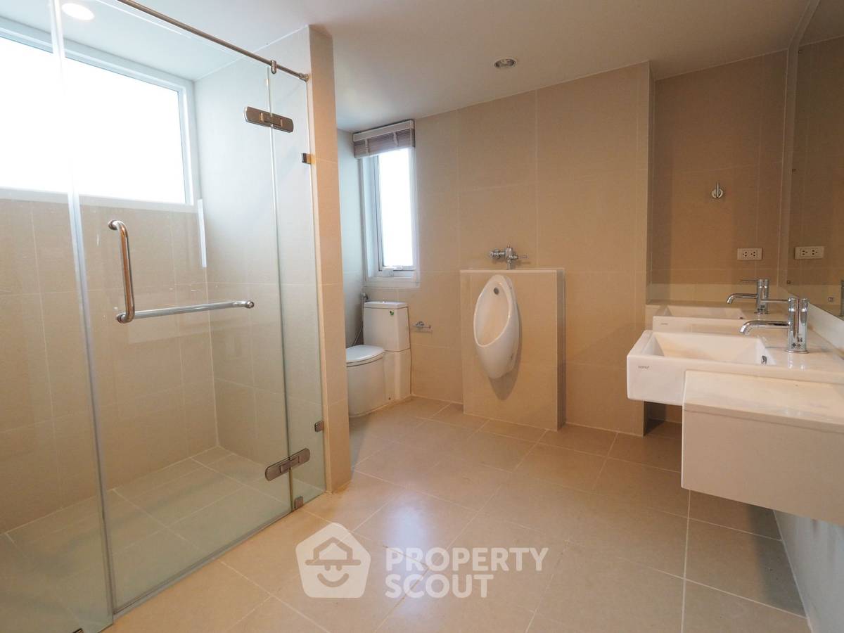 picture 4-BR Condo at Circle Living Prototype New Petchburi near MRT Phetchaburi (ID 1784139) - 2/39