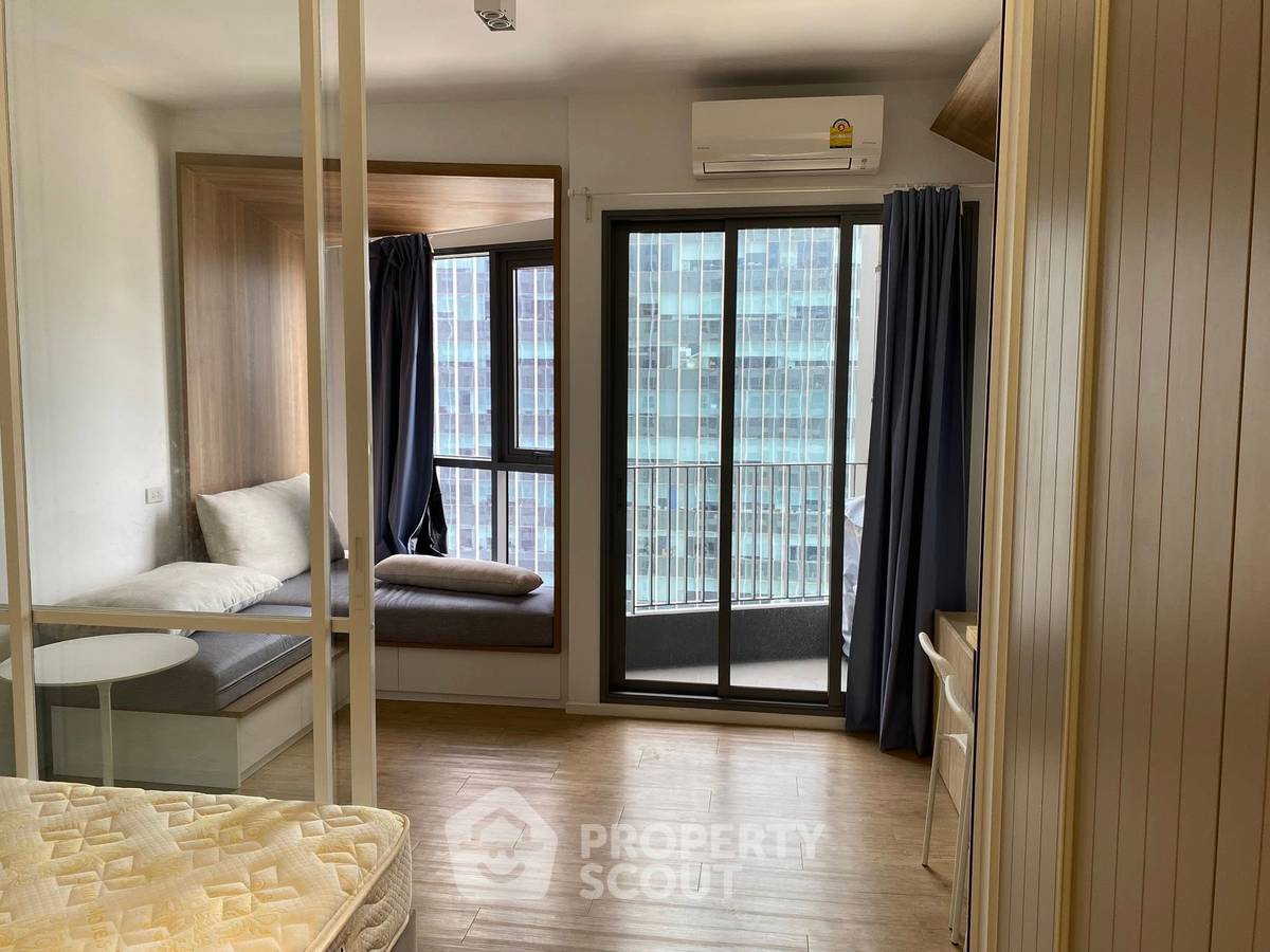 picture 1-BR Condo at Triple Y Residence Samyan near MRT Sam Yan (ID 2155724) - 8/9