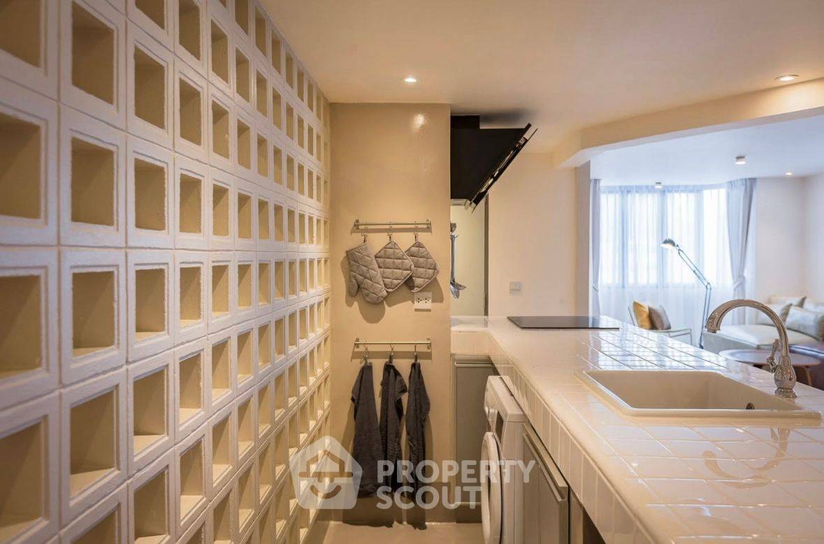 picture 2-BR Condo at Omni Tower near BTS Nana (ID 2084304) - 16/23