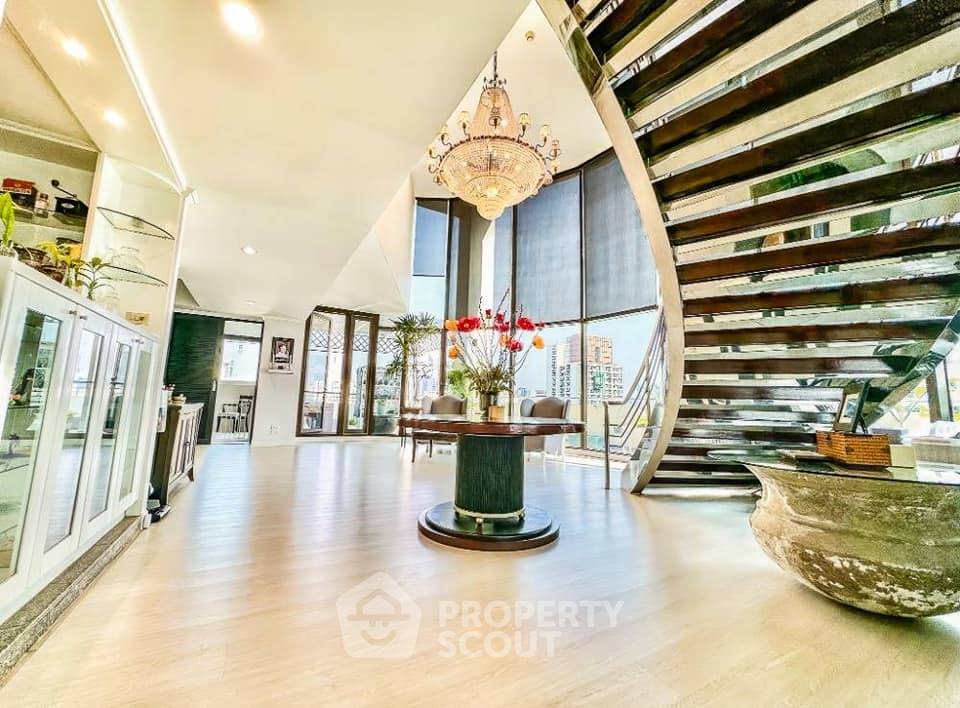รูป เพ้นท์เฮ้าส์ 4-ห้องนอน ที่ ศุภาลัย เพลส สุขุมวิท 39 ใกล้ BTS พร้อมพงษ์ (ID 1589268) - รูปที่ 2/9