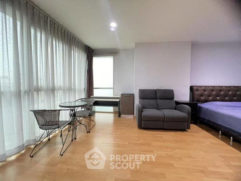 Condos for sale : 1-BR Condo at St. Louis Grand Terrace near BTS Saint Louis (ID 785581)