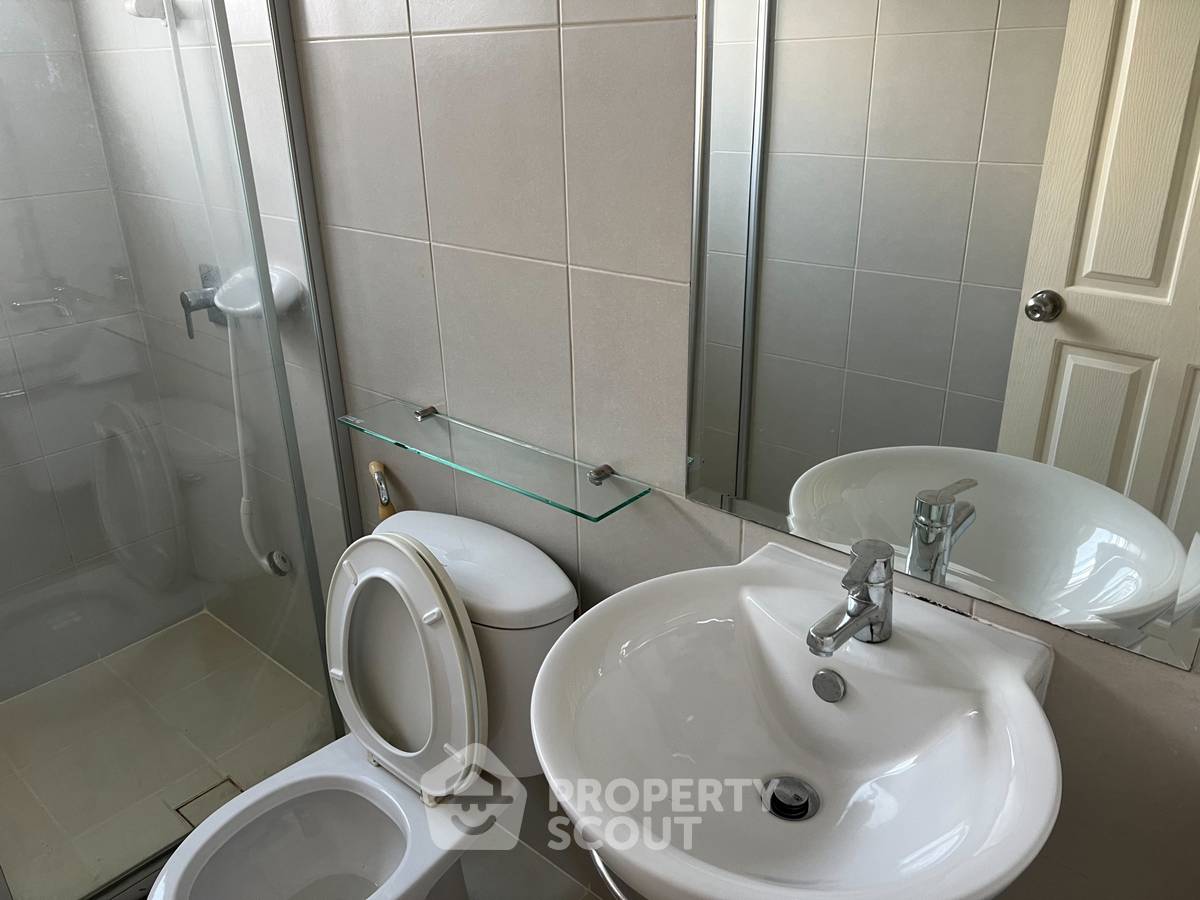 picture 1-BR Condo at Supalai Park Asoke Ratchada near MRT Phra Ram 9 (ID 756805) - 3/7