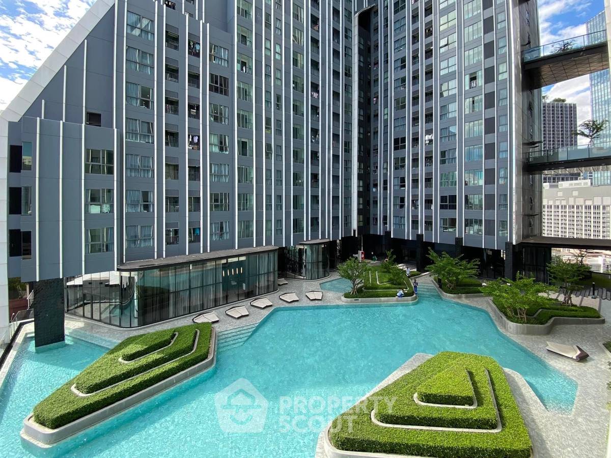 picture 2-BR Condo At Ideo Q Chula Samyan, 400m to MRT Sam Yan (ID 1535207) - 8/16