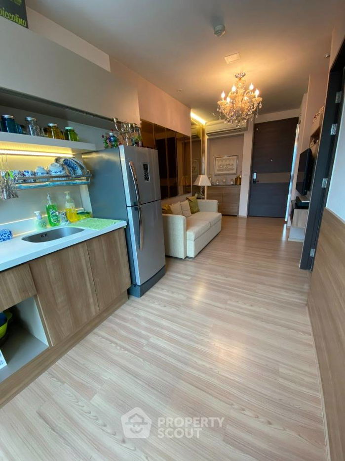รูป คอนโด 1-ห้องนอน ที่ ริธึ่ม สาทร ใกล้ BTS สะพานตากสิน (ID 1615911) - รูปที่ 3/12