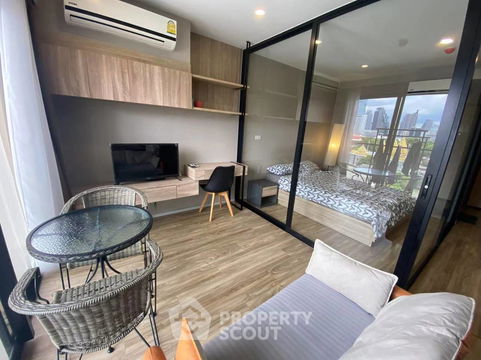 1-BR Condo at Blossom Condo @ Sathorn-Charoenrat near BTS Surasak (ID 1784291)