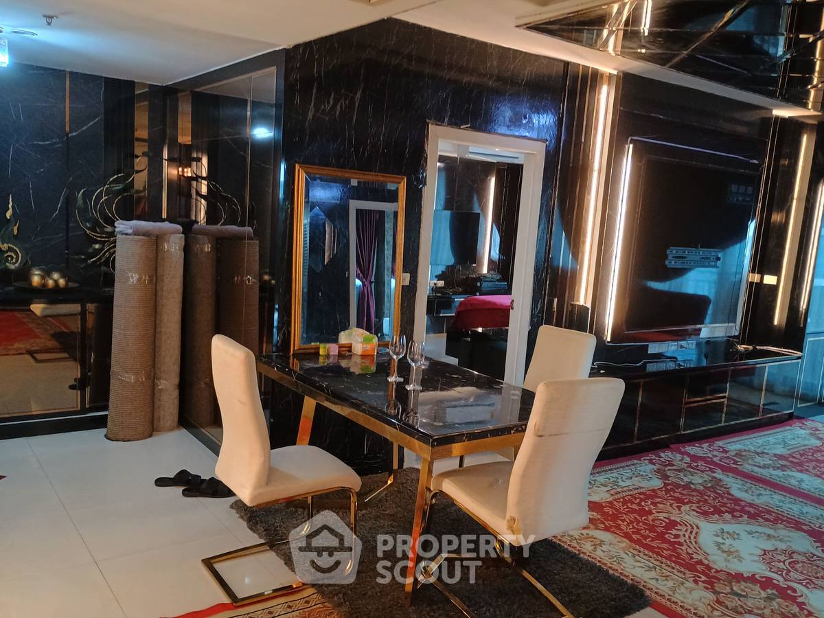picture 2-BR Condo at Supalai Oriental Place Sathorn Suanplu near MRT Lumphini (ID 2185023) - 10/13
