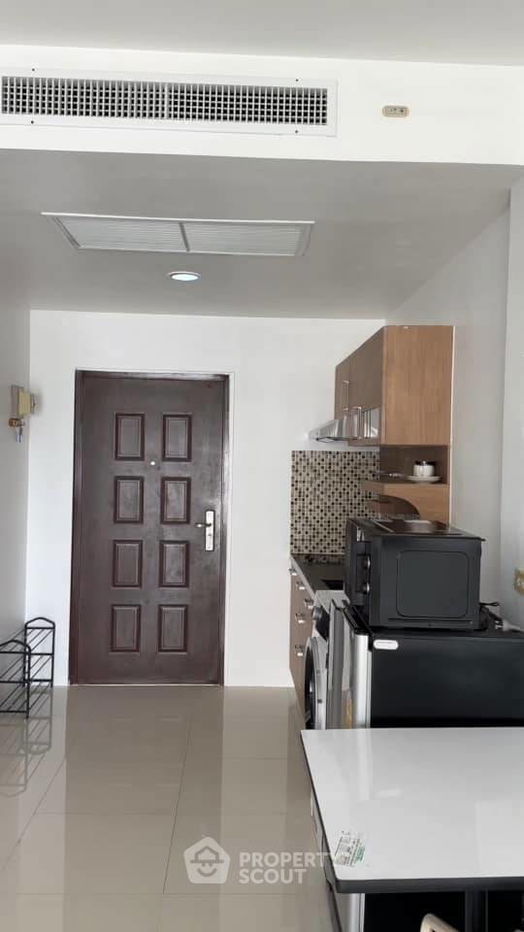 picture Studio Condo at View Talay 8 Condominium Jomtien close to Jomtien Beach (ID 1855869) - 8/17