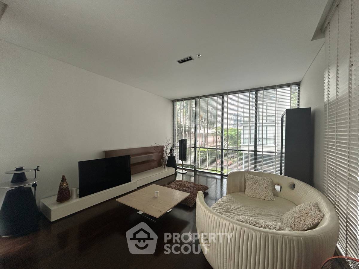 รูป คอนโด 2-ห้องนอน ที่ โดมัส คอนโดมิเนียม ใกล้ BTS อโศก (ID 2137911) - รูปที่ 2/10