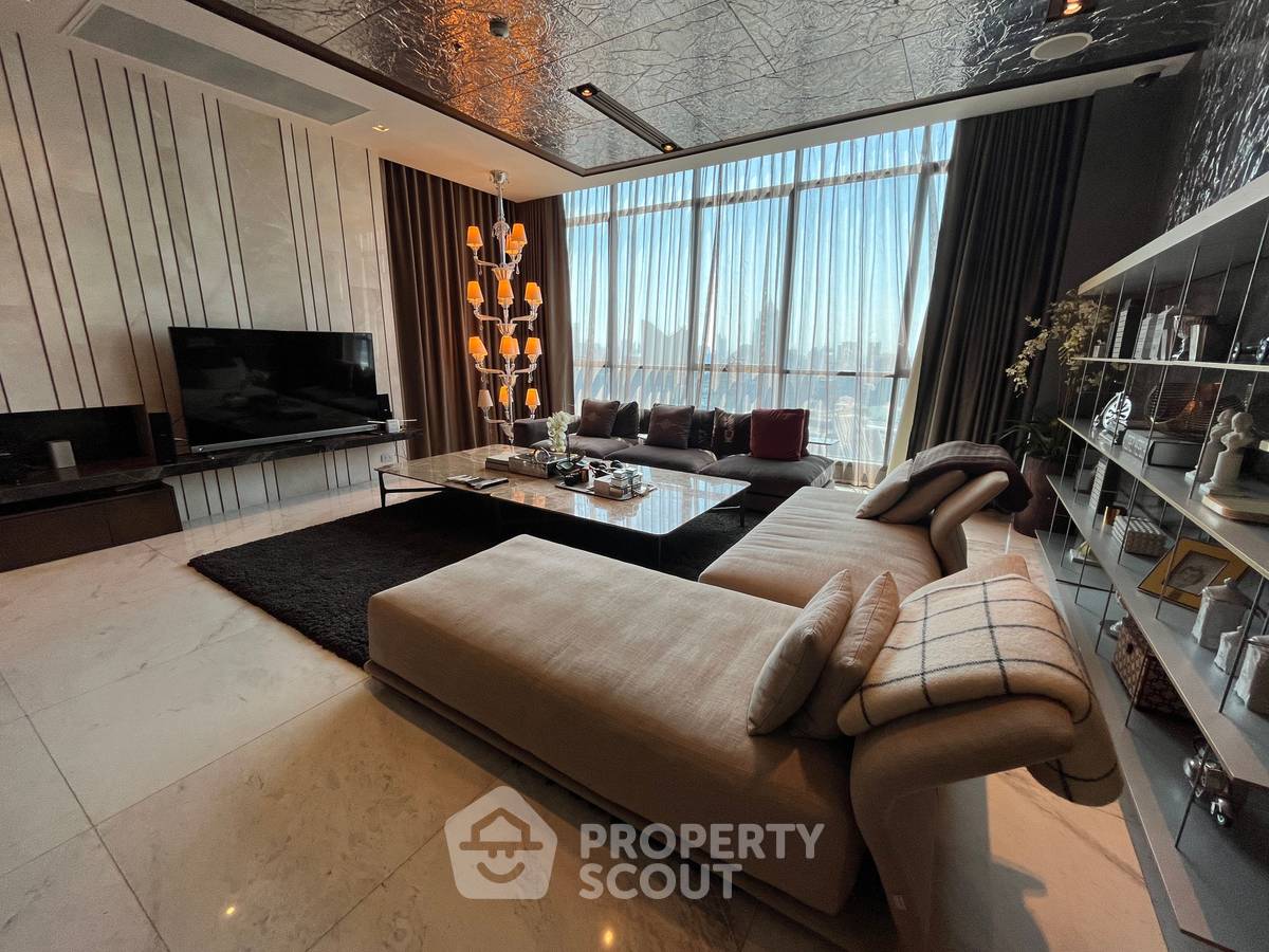 picture 3-BR Condo at Hyde Sukhumvit 13 Condominium near BTS Nana (ID 1479772) - 1/37