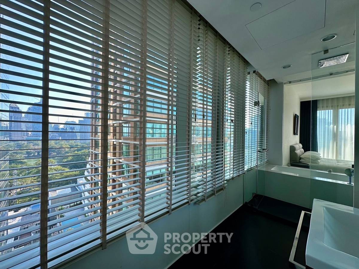 picture 2-BR Condo at 185 Rajadamri near BTS Ratchadamri (ID 513380) - 6/13