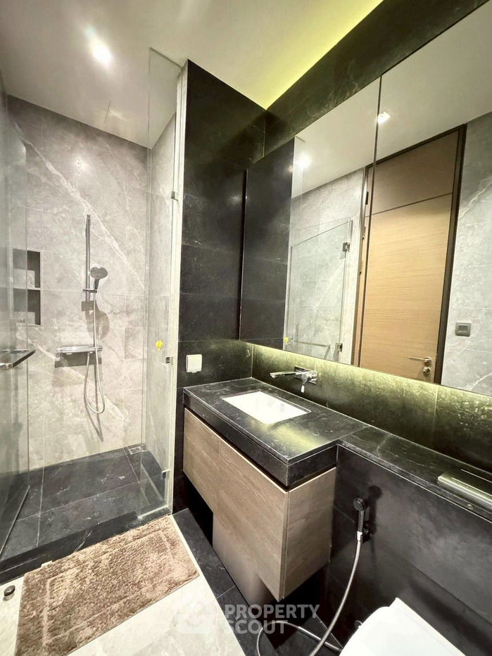 picture 2-BR Condo at 28 Chidlom near BTS Chit Lom (ID 2095004) - 10/12