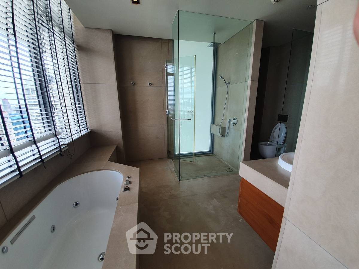 picture 3-BR Condo at The Sukhothai Residences Condominium near MRT Lumphini (ID 888937) - 18/21