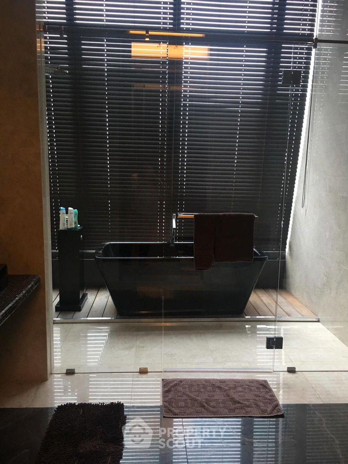 picture 3-BR Condo at Hyde Sukhumvit 13 Condominium near BTS Nana (ID 1479772) - 10/37