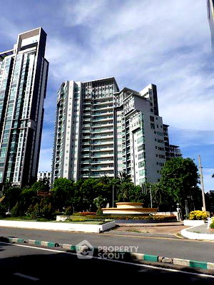 Condos for sale : Modern 1-BR Condo at The Star Estate @ Narathiwas Condominium in Chong Nonsi (ID 1157746)