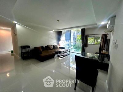 Condos for sale : 3-BR Condo at The Kris Ratchada 17 near MRT Sutthisan (ID 2043802)