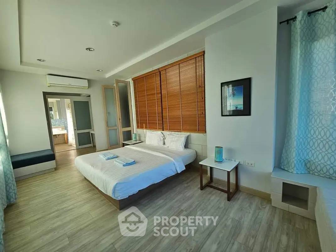picture 2-BR Condo at The Sea Condominium Phase 3 in Sam Roi Yot (ID 1540421) - 5/22