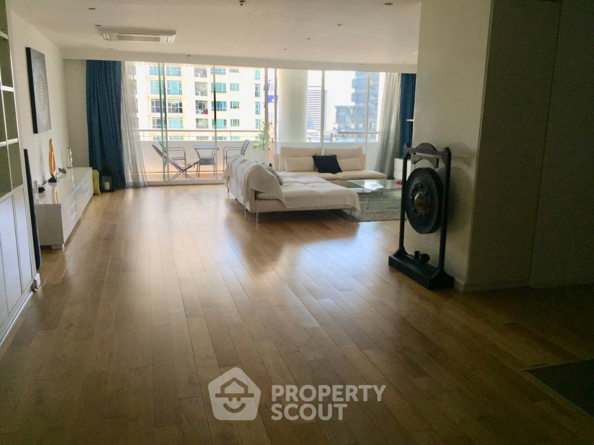 picture 4-BR Condo at Kallista Mansion near ARL Makkasan (ID 515567) - 4/33