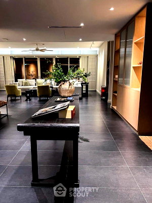 Condos for sale : 4-BR Condo at 185 Rajadamri near BTS Ratchadamri (ID 2138032)