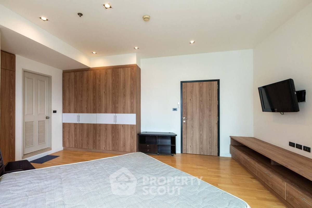 picture 18th-Floor 1-BR At Baan Sathorn Chaopraya Near BTS Krung Thon Buri (ID 549297) - 12/15