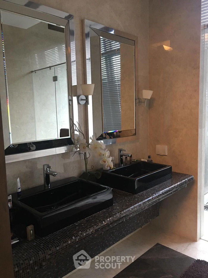 picture 3-BR Condo at Hyde Sukhumvit 13 Condominium near BTS Nana (ID 1479772) - 13/37