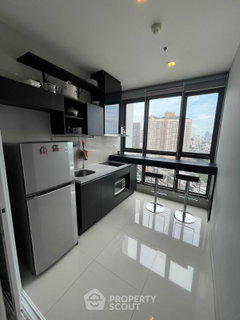 1-BR Condo at Rhythm Sukhumvit 44/1 near BTS Phra Khanong (ID 668689)
