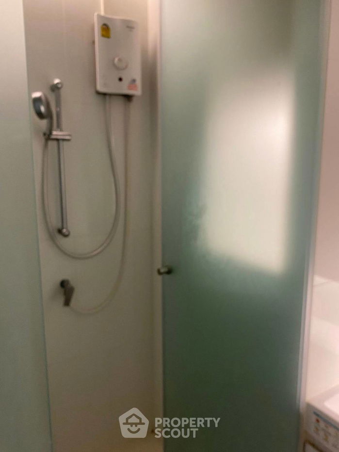 picture 1-BR Condo at Triple Y Residence Samyan near MRT Sam Yan (ID 2155724) - 2/9